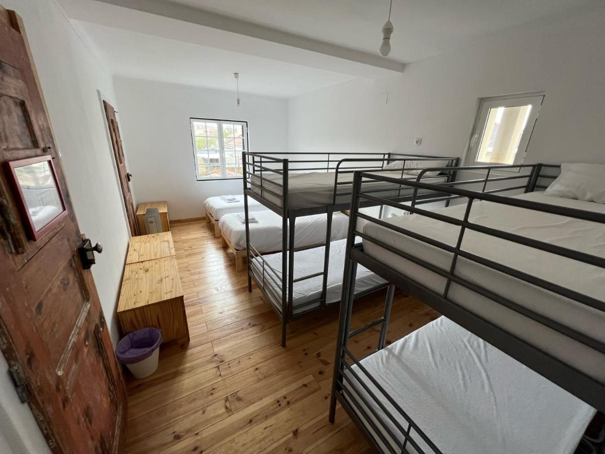 Residencial Avenida Hostel Томар Екстериор снимка