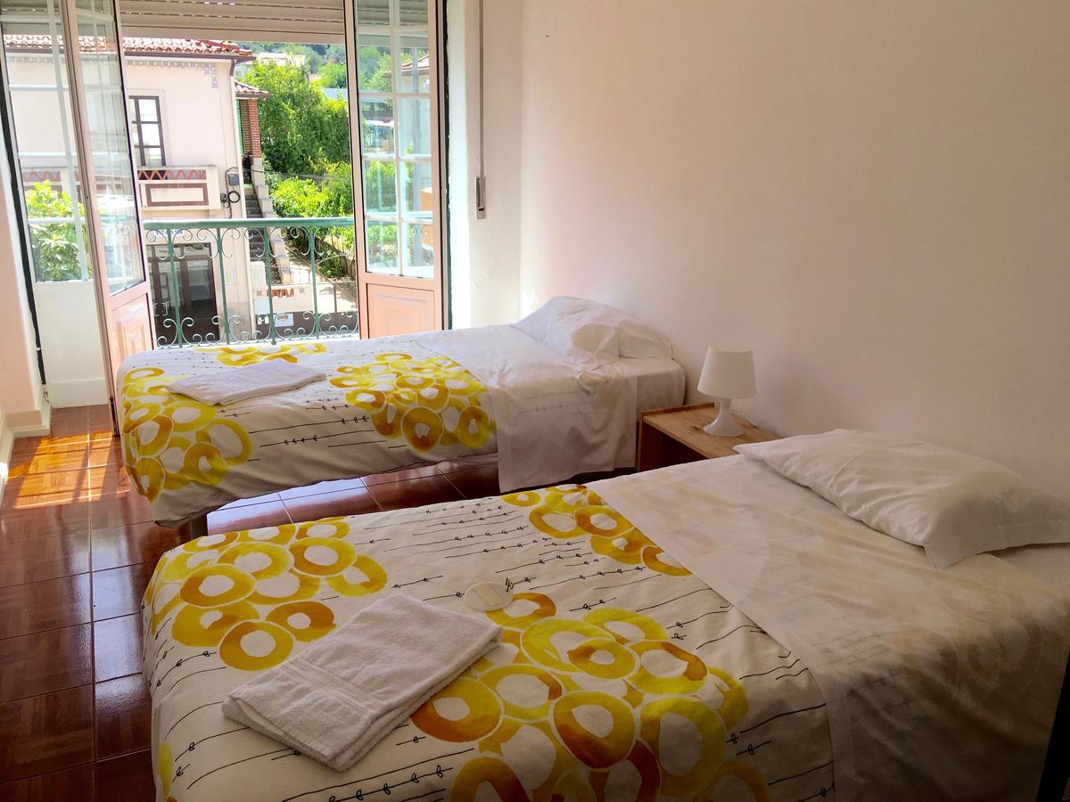 Residencial Avenida Hostel Томар Екстериор снимка