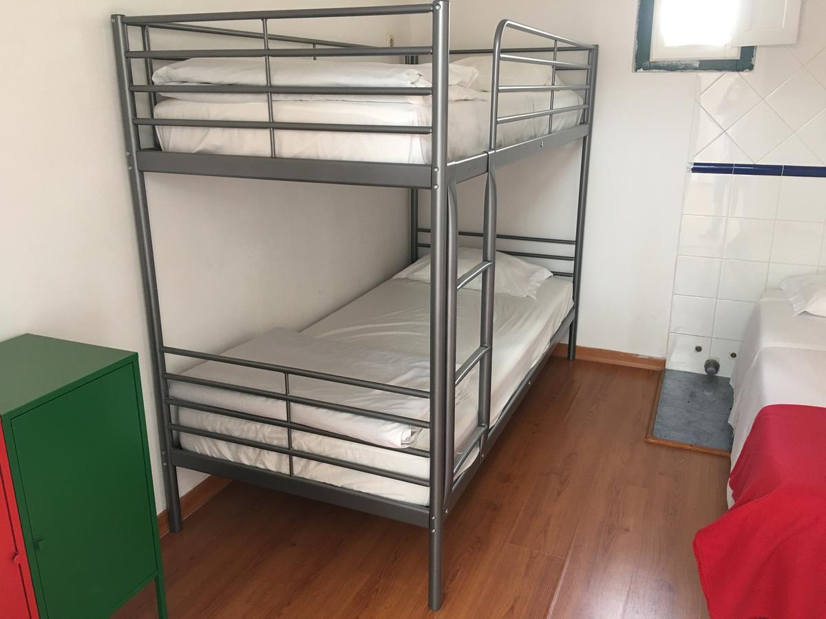 Residencial Avenida Hostel Томар Екстериор снимка